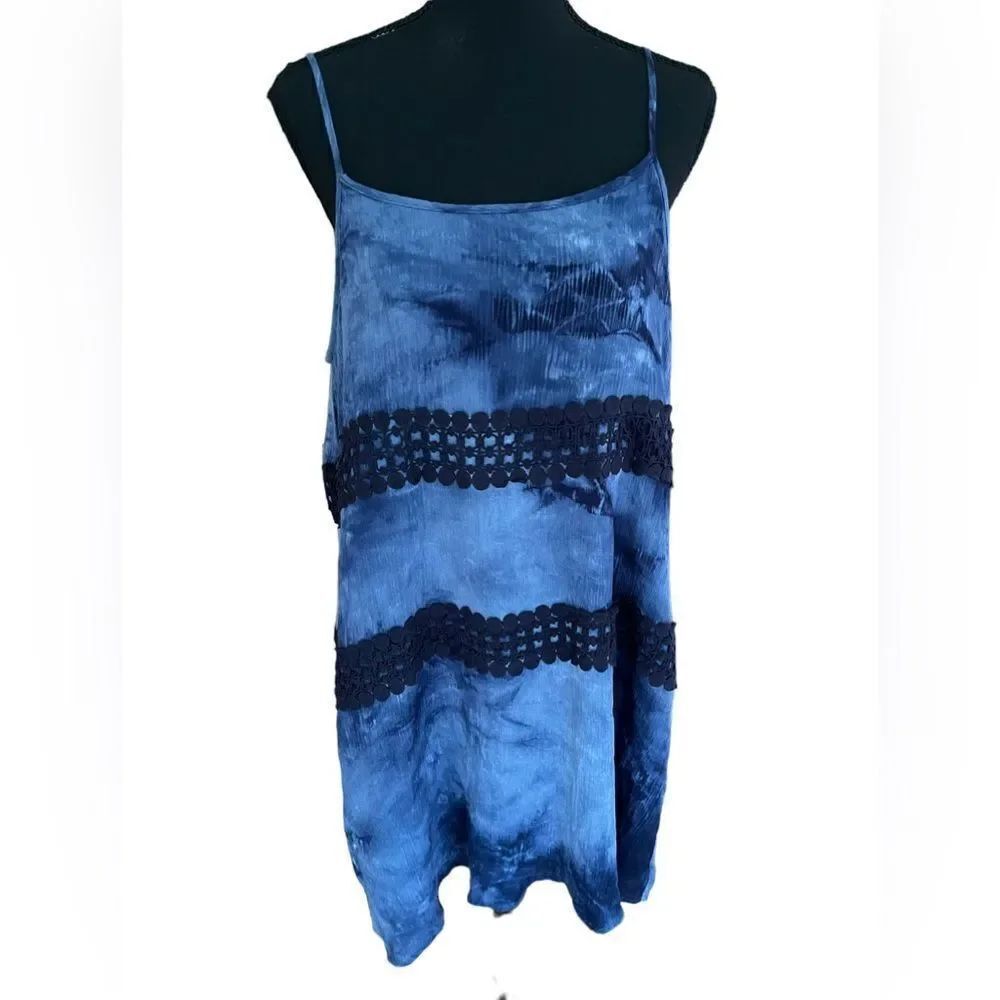 New with tags Francesca’s Aina Be tie dye navy/blue dress, size L